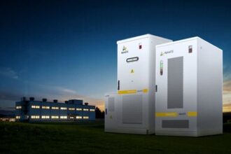 AlphaESS STORION-TB125 and STORION-H30/H50-G3 C&I battery storage systems with liquid cooling and all-in-one design