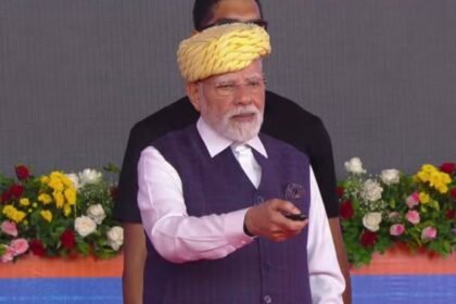 PM Modi Inaugurates ₹26,354 Cr Projects in Gujarat Including 475 MW Solar Feeder & Badeli PV Plant