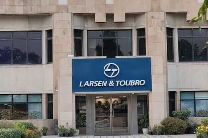 L&T engineers with ACWA Power executives at Yanbu Green Ammonia Project site planning renewable energy integration