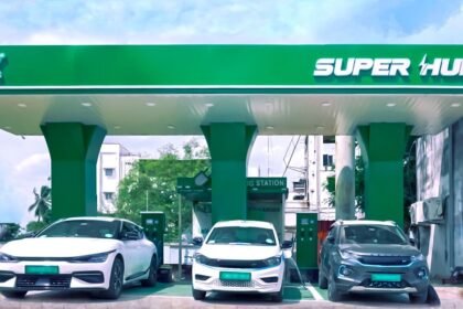 Relux Electric and TNGECL sign partnership to establish 500 EV charging stations across Tamil Nadu.