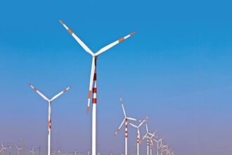 Suzlon Group and Tata Power Renewable Energy Limited announcing an 838 MW wind energy project agreement under FDRE initiative."