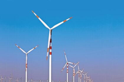Suzlon Group and Tata Power Renewable Energy Limited announcing an 838 MW wind energy project agreement under FDRE initiative."
