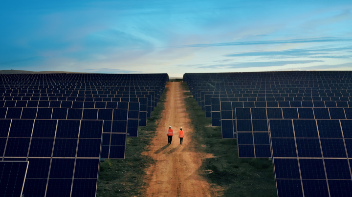 ENGIE signs a 15-year renewable Power Purchase Agreement with Apple to boost global green energy deployment and sustainability initiatives.