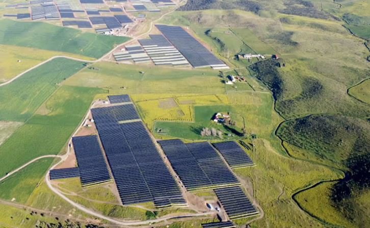 Masdar and Endesa achieve financial close on a €368 million Spanish solar PV portfolio, adding 446 MW to Masdar’s European renewables footprint.