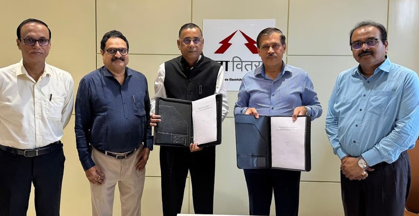 MSEDCL and Global Energy Alliance officials signing Statement of Intent for power distribution modernization in Maharashtra