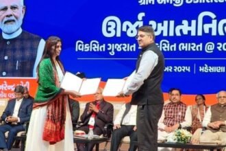 Essar Renewables signs ₹20,000 crore MoU with Government of Gujarat for 4 GW renewable energy projects at Vibrant Gujarat Regional Conference.