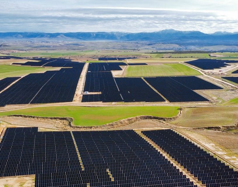 Apple clean energy solar and wind farms expansion in Europe — Greece, Italy, Latvia, Poland, Romania.