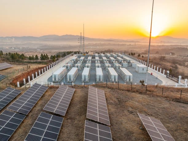 Hindustan Power wins SECI bid to develop a 150 MW solar and 300 MWh battery energy storage project, supporting India’s renewable energy expansion.