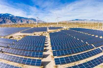 Aditya Birla Renewables and GIP logos representing a ₹3,000 crore investment agreement.