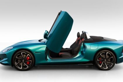 JSW MG Motor India Unveils Irises Cyan Signature Exterior Finish for MG Cyberster via MG SELECT
