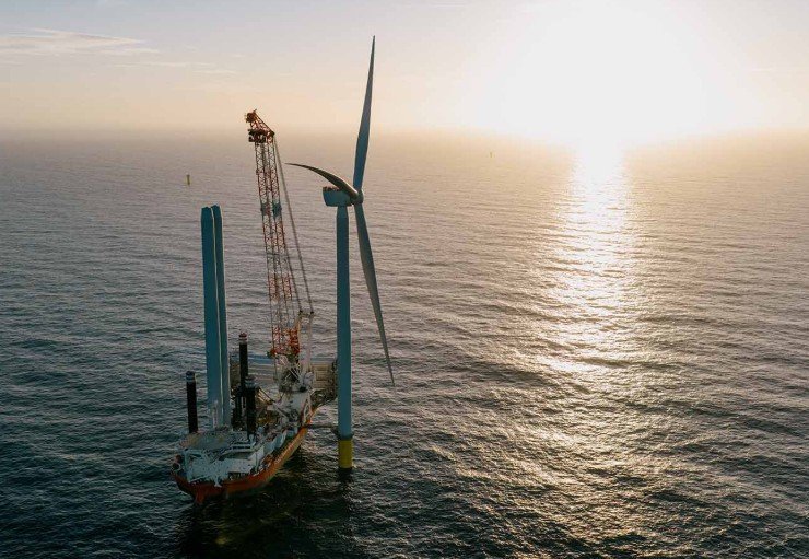 RWE Installs World’s First Offshore Wind Turbine with CO₂-Reduced Steel and Recyclable Blades